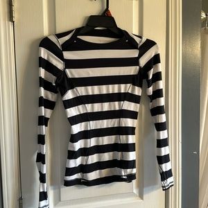 Lululemon Athletica White and Black Stripped Longsleeve